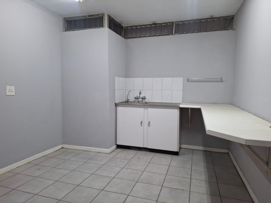 To Let Commercial Property for Rent in Oos Einde Free State